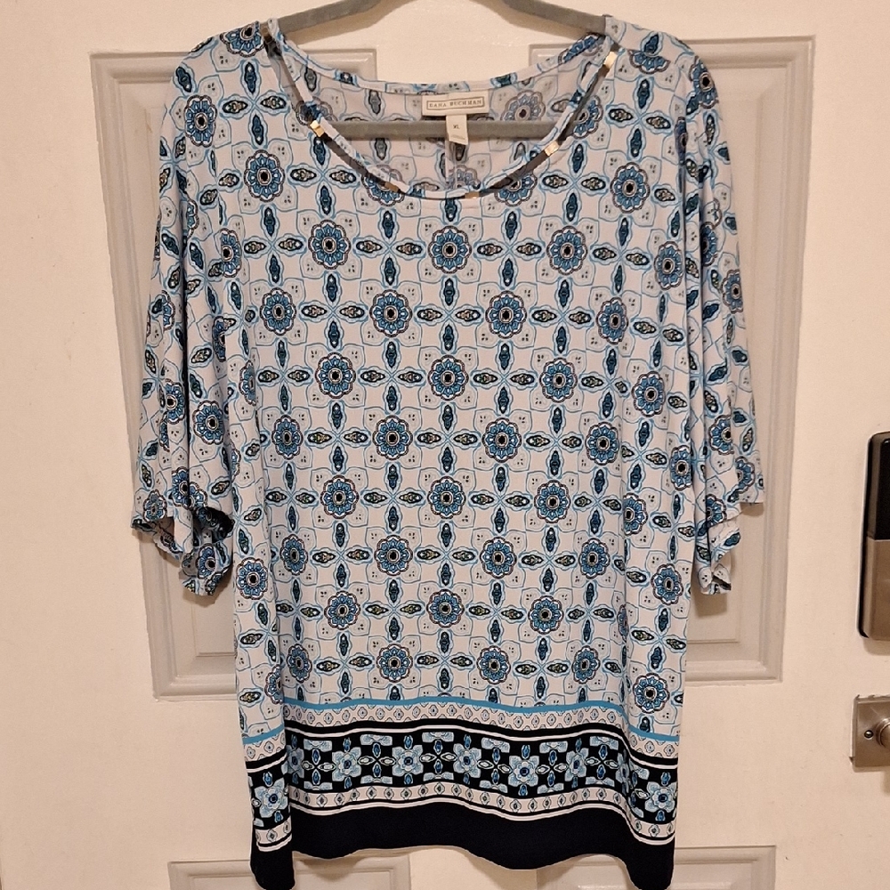 Dana Buchman Blue and White Patterned Blouse